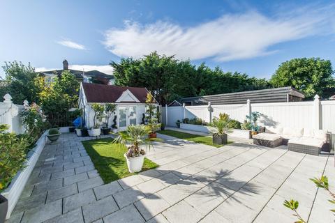 15 Chichester Road, Greenhithe, DA9 9JT