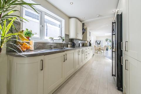 15 Chichester Road, Greenhithe, DA9 9JT