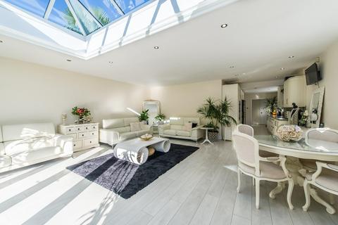 15 Chichester Road, Greenhithe, DA9 9JT