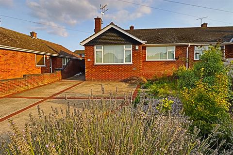 21 Conrad Close, Lowestoft, NR33 8QA