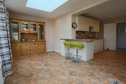 21 Conrad Close, Lowestoft, NR33 8QA