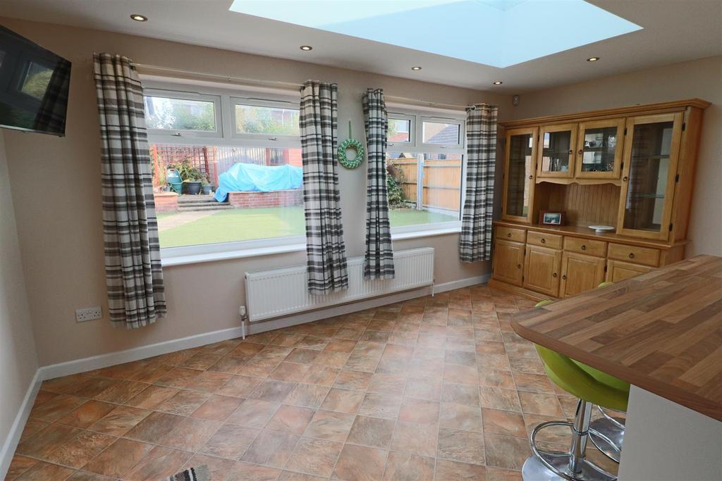 Superb extended kitchen/diner family room