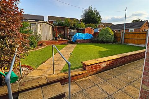 21 Conrad Close, Lowestoft, NR33 8QA