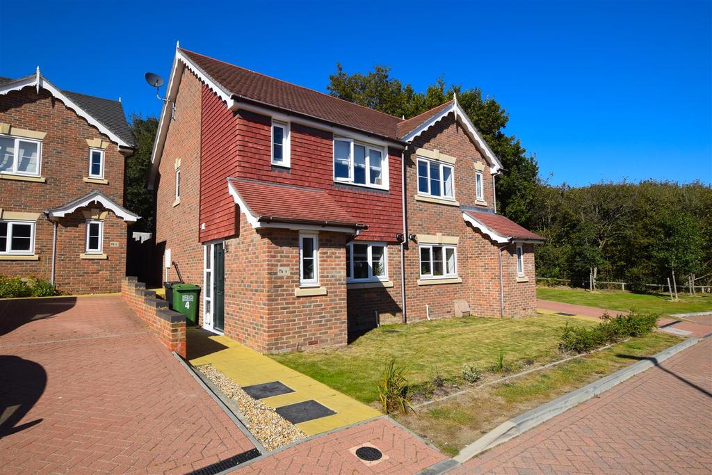 Rossetti Gardens, St. LeonardsOnSea 3 bed semidetached house £325,000