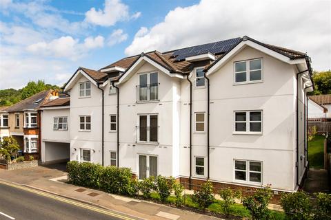 Flat 1, Vorberry Place, 125 Godstone Road, Whyteleafe, CR3 0EH