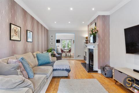 7 Beech Drive, Berkhamsted, HP4 2JW