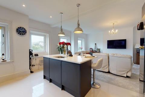 Flat 3, 39 Augusta Gardens, Folkestone, CT20 2RT