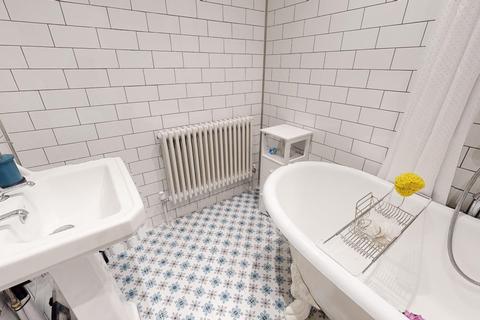 Flat 3, 39 Augusta Gardens, Folkestone, CT20 2RT