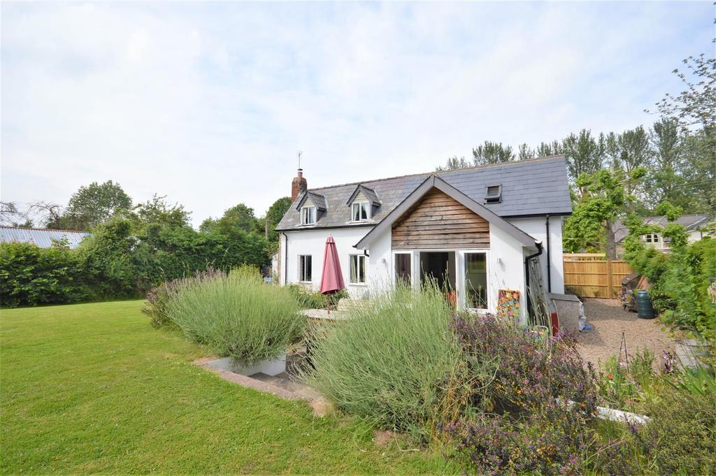 Cross Keys, Hereford 3 bed detached house £475,000
