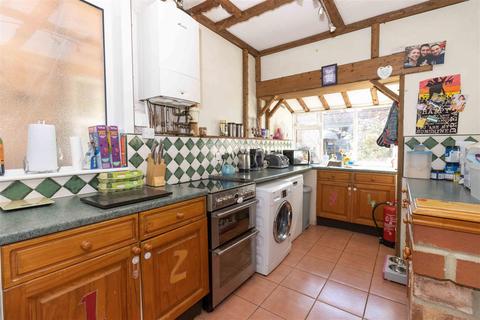 25 Browning Road, Worthing, BN11 4NR