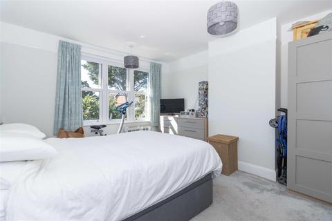 25 Browning Road, Worthing, BN11 4NR