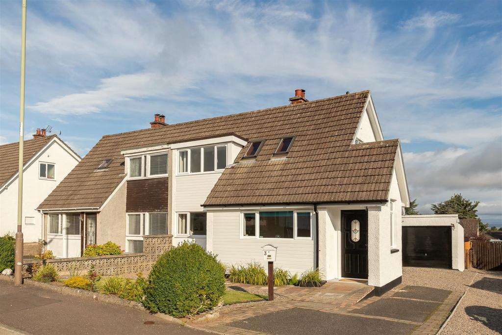 Muirend Gardens, Perth 3 bed semidetached house £225,000