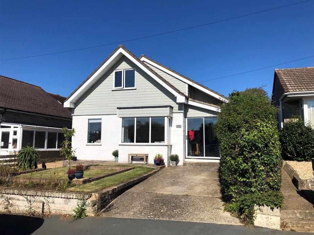 Woodvale Road, Gurnard 4 bed detached house £495,000