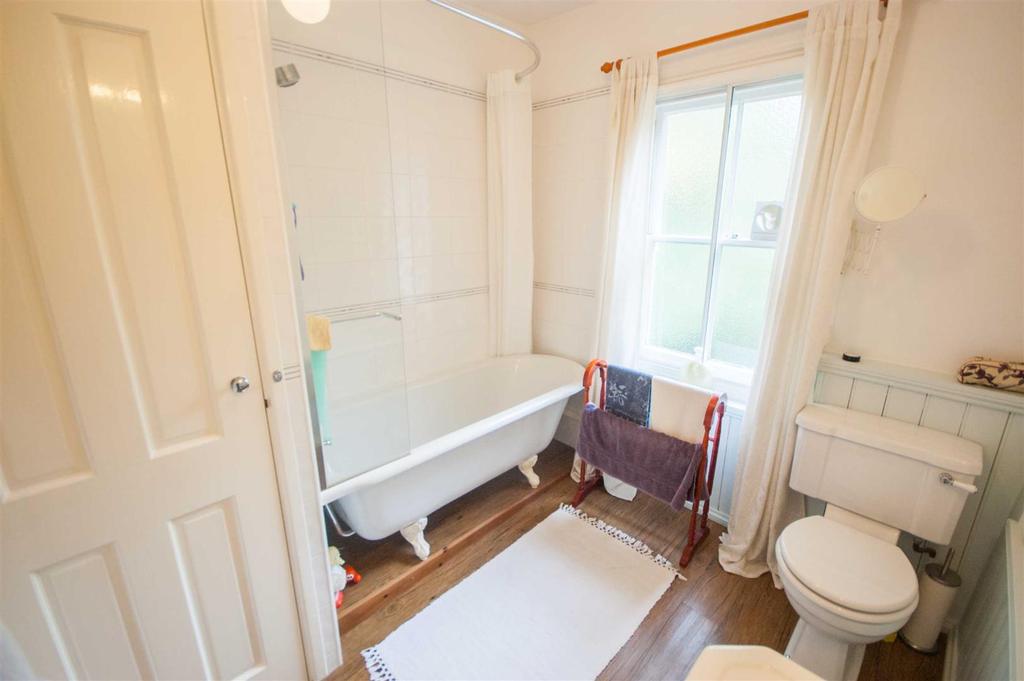 Family Bathroom.jpg