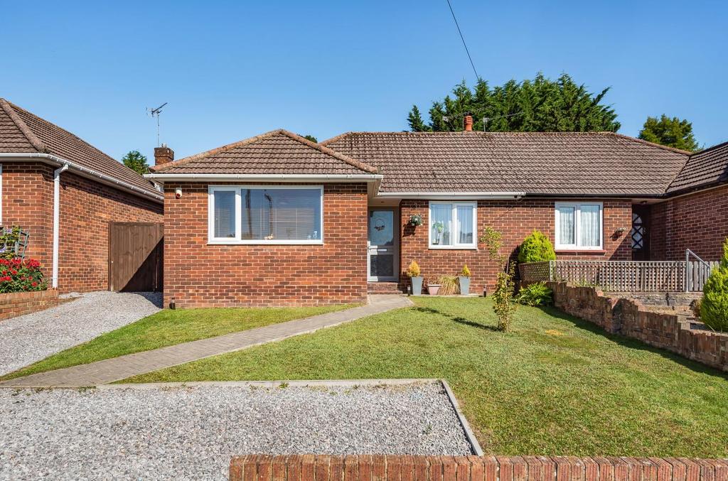 Bodycoats Road, Chandlers Ford 3 bed semidetached bungalow £365,000