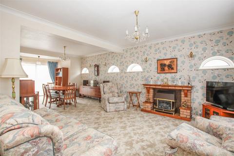 53 Burses Way, Hutton, Brentwood, CM13 2PS
