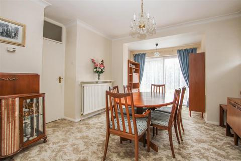 53 Burses Way, Hutton, Brentwood, CM13 2PS