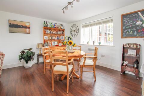 3 Henry Manning House Milan Walk, Brentwood, CM14 4JQ