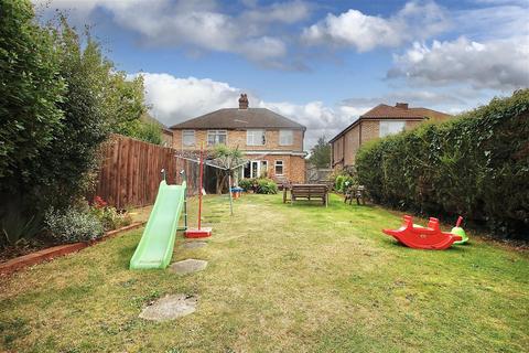 19 Pinecroft Road, Ipswich, IP1 6BW