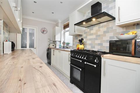 19 Pinecroft Road, Ipswich, IP1 6BW