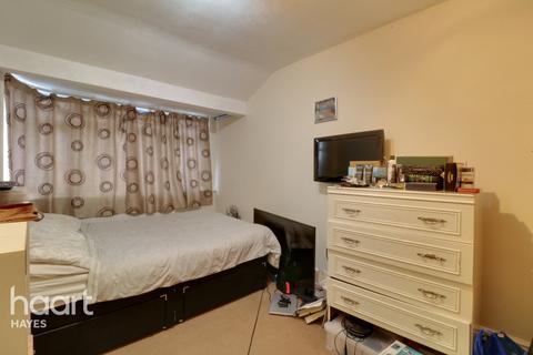 11 Grange Close, Hayes, UB3 2RU