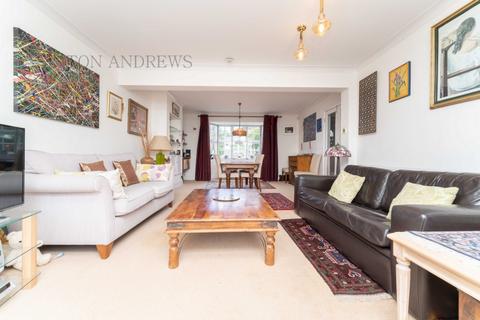 13 Brentham Way, London, W5 1BJ
