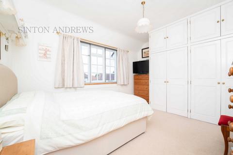 13 Brentham Way, London, W5 1BJ