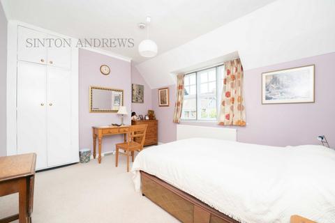 13 Brentham Way, London, W5 1BJ