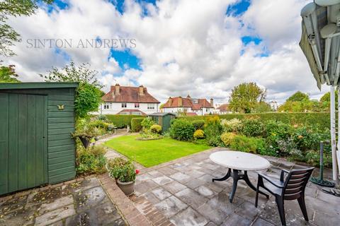 13 Brentham Way, London, W5 1BJ
