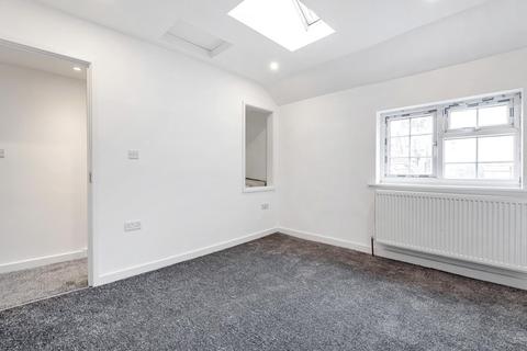 1, Grants Cottages Portsmouth Road, Esher, KT10 9AD