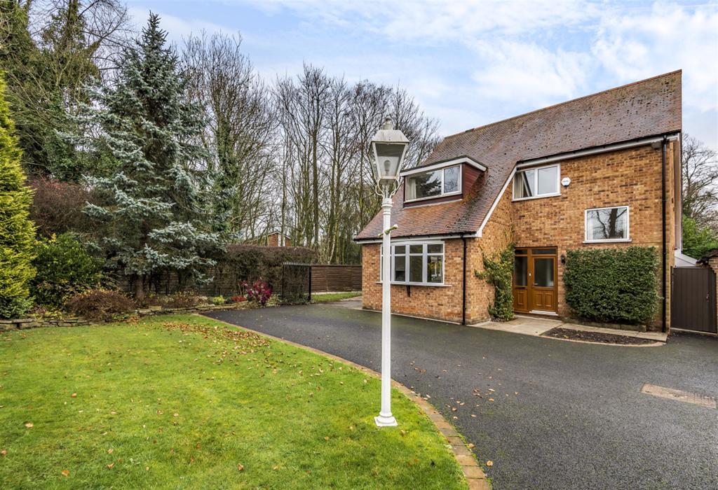 Edgewood 129 Worsley Road, Worsley... 3 bed detached house £1,650 pcm
