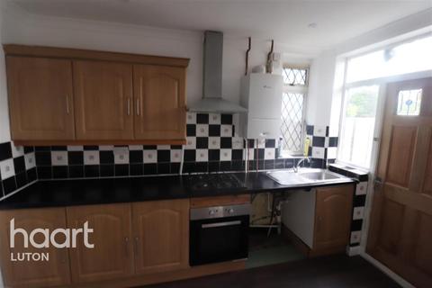 3 bedroom semi-detached house to rent - New Bedford Road, Luton