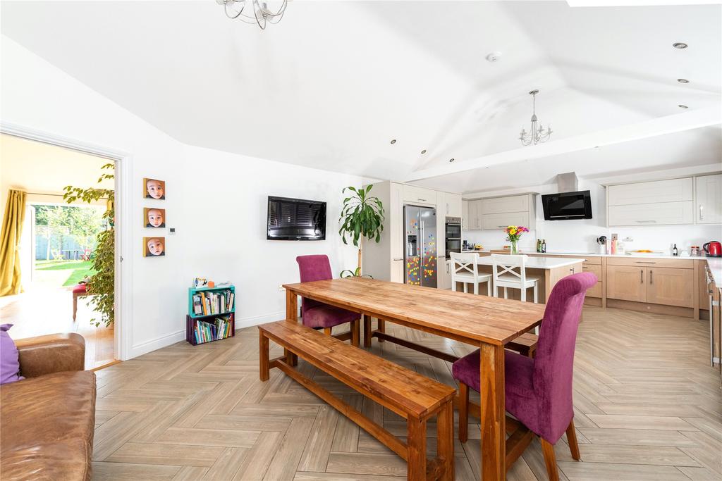 Kit/Din/Family Room