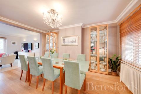 8 The Drive, Harold Wood, Romford, RM3 0DU