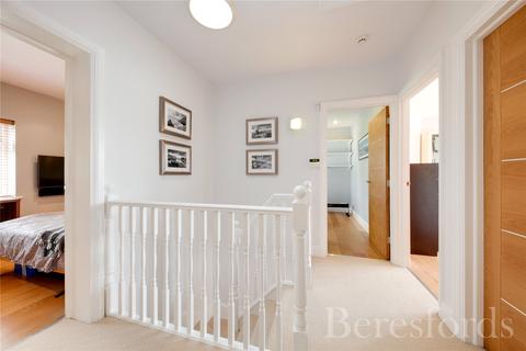 8 The Drive, Harold Wood, Romford, RM3 0DU