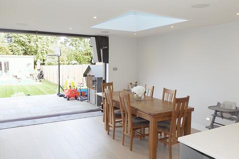 44 Walsingham Gardens, Epsom, KT19 0LU
