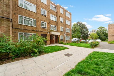 26 Lambourn Close, London, W7 2LN