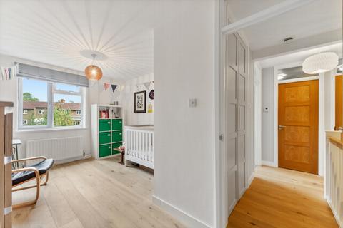 26 Lambourn Close, London, W7 2LN