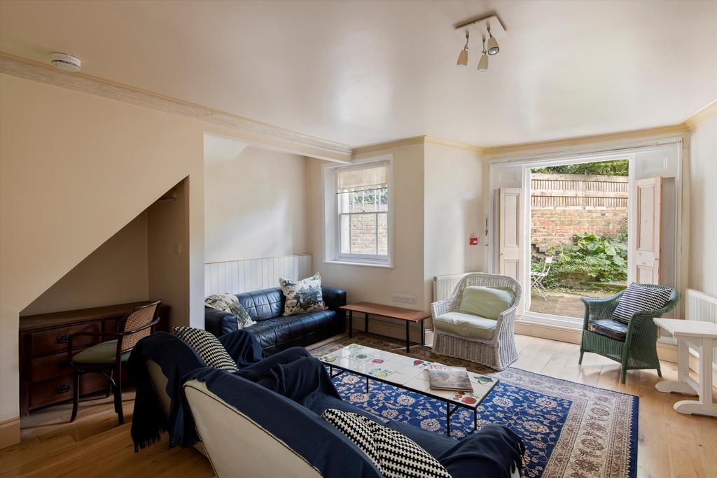 St Pauls Crescent, London, NW1 3 bed semidetached house £3,445 pcm