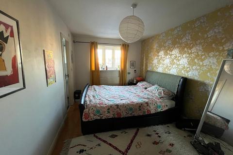 3 bedroom semi-detached house to rent, Nell Lane, Manchester M21