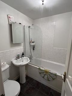 3 bedroom semi-detached house to rent, Nell Lane, Manchester M21