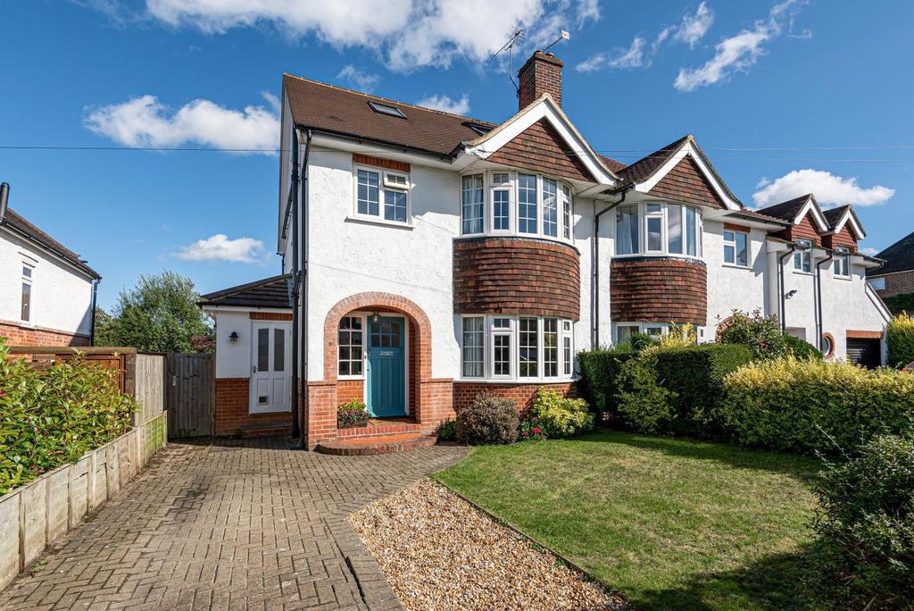 Daryngton Drive, Guildford, GU1 4 bed semidetached house £850,000