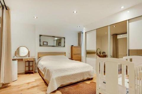 Basement Flat, 29 Belsize Crescent, London, NW3 5QY