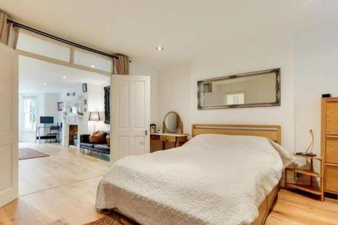 Basement Flat, 29 Belsize Crescent, London, NW3 5QY