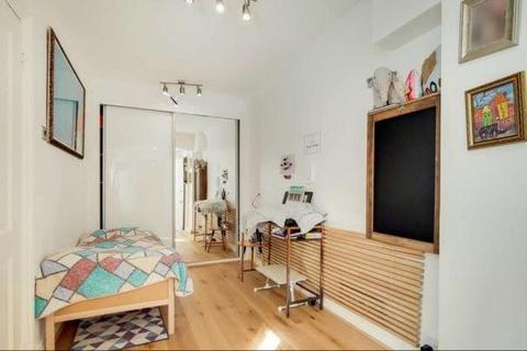 Basement Flat, 29 Belsize Crescent, London, NW3 5QY