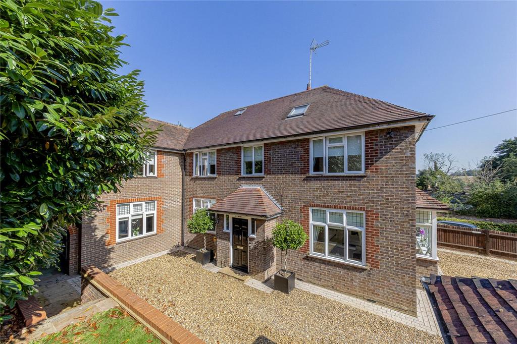 Pickford Road, Markyate, St Albans... 5 bed detached house £1,000,000