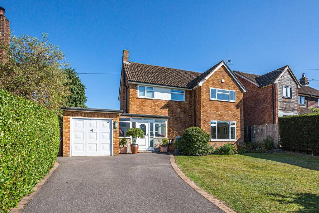 Crabtree Close, Beaconsfield 3 bed detached house £850,000