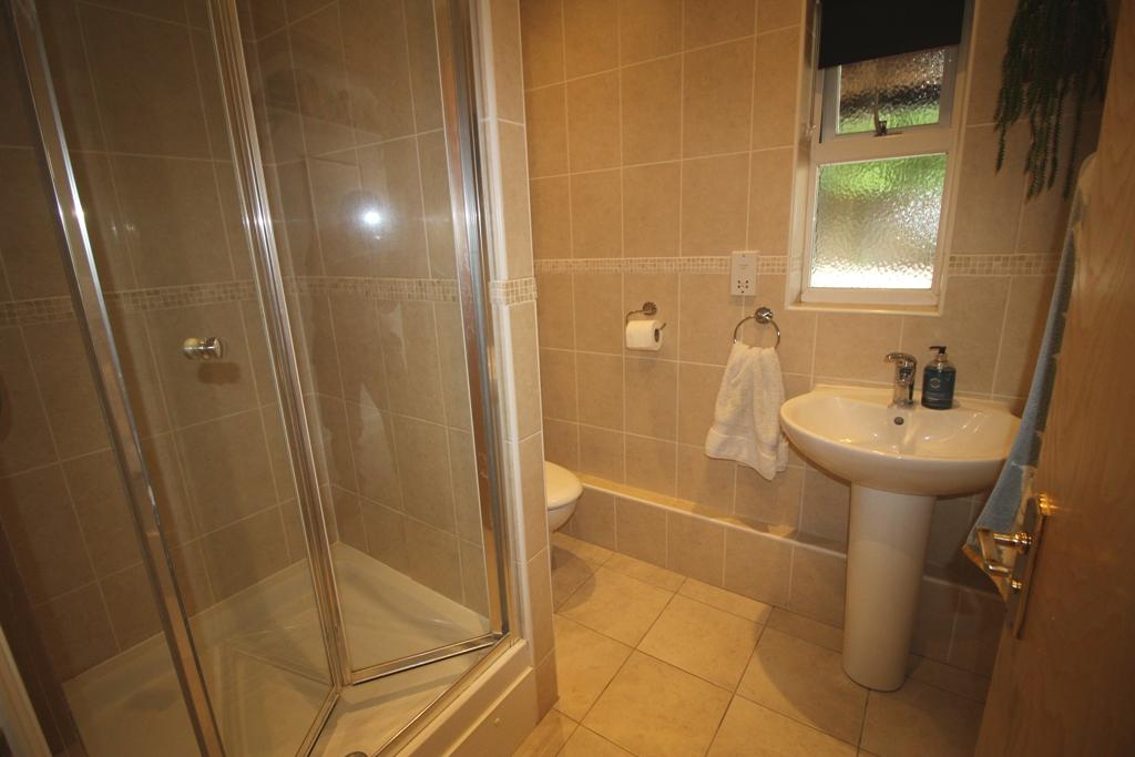 En Suite Shower / WC