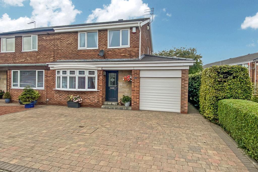 Ormskirk Grove, cramlington... 3 bed semidetached house £189,950