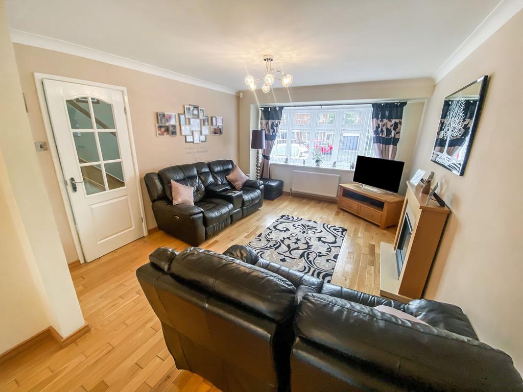 Ormskirk Grove, cramlington... 3 bed semidetached house £189,950
